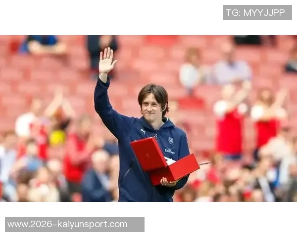 阿森纳庆祝罗西基45岁生日回顾其246场28球23助的辉煌历程