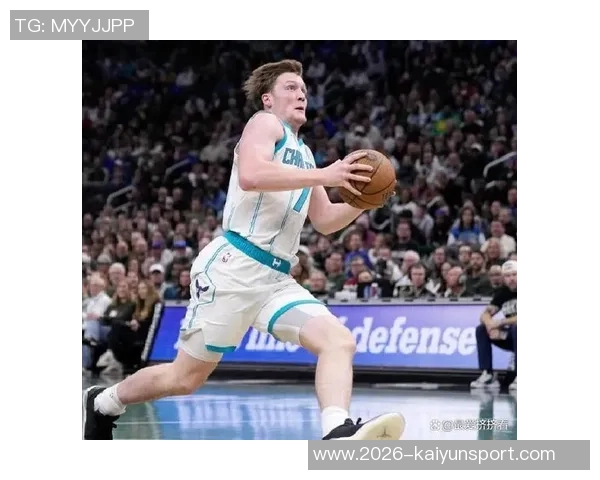 克尼佩尔下半场发力却三分失准11投5中仅得12分4篮板表现平平 克尼佩尔下半场发力却三分失准11投5中仅得12分4篮板表现平平